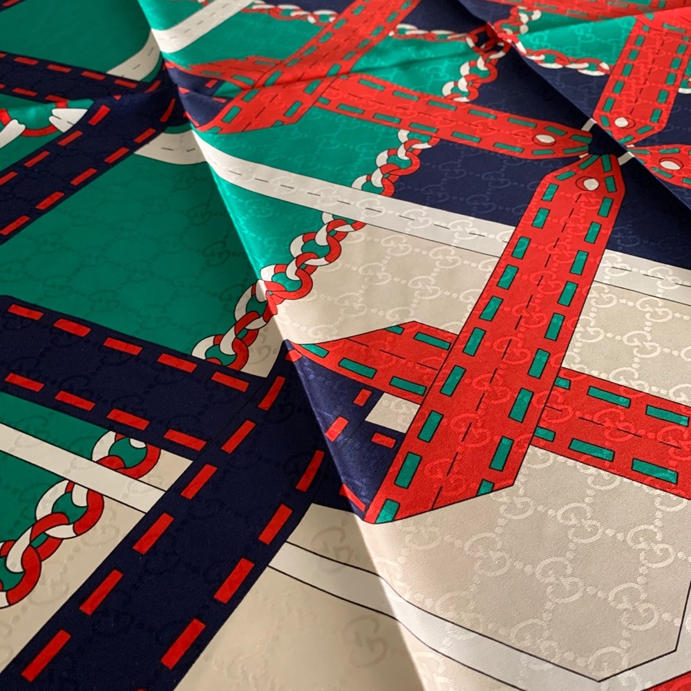 NEW GUCCI SCARF 90X90 100% SILK MADE IN ITALY - Picture 4 of 8